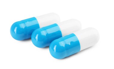 Beyaza izole edilmiş antibiyotik haplar. Tıbbi tedavi