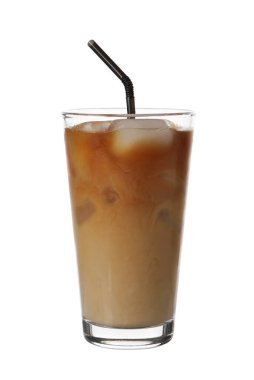 Beyaz bardakta nefis buzlu latte.