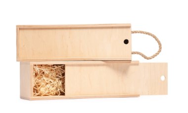 Beyaz şarap için tahtadan hediye kutuları.