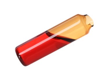 Beyaz üzerine izole sıvı ile açık cam ampul