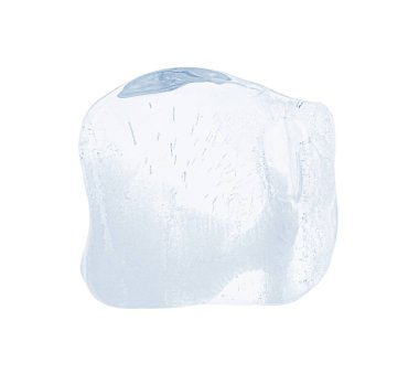 Temiz buz parçası beyaza izole edilmiş