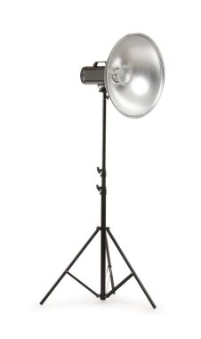 Işık yansıtıcısı beyaza izole edildi. Profesyonel fotoğrafçı ekipmanı.