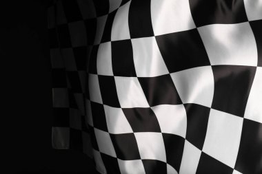 Siyah arkaplanda işaretlenmiş bayrak, metin için boşluk