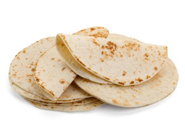 Birçok lezzetli ev yapımı tortilla beyazda izole edilmiş.