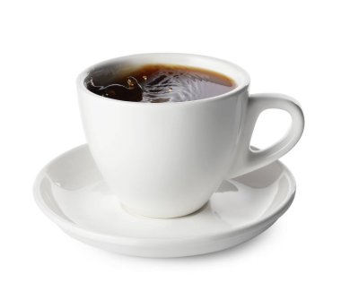 Beyaza izole edilmiş kahve fincanı.