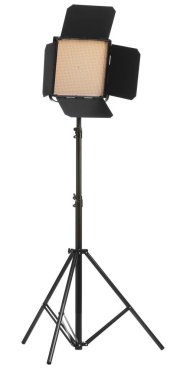 Beyaza izole edilmiş tripodu olan profesyonel ışıklandırma ekipmanları. Fotoğraf stüdyosu aracı