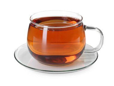 Beyaz bardakta izole edilmiş Aromatik çay.