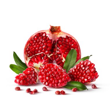 Beyaz yapraklı sulu olgun nar kesimi.