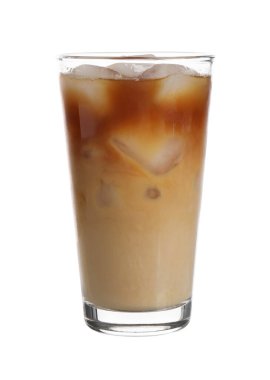 Beyaz bardakta nefis buzlu latte.