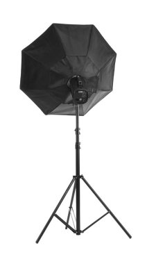 Beyaza izole edilmiş profesyonel ışık yansıtıcısı. Fotoğraf ekipmanı.