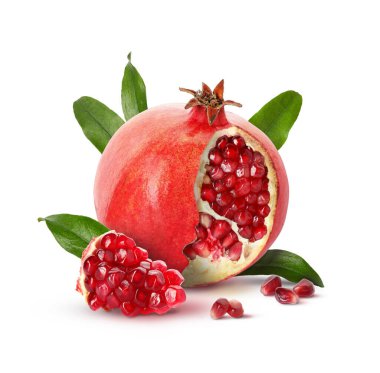 Beyaz yapraklı sulu olgun nar kesimi.