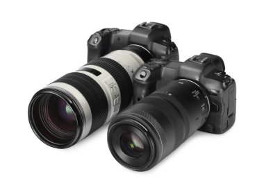 Modern kameralar beyaza izole edilmiş. Fotoğraf ekipmanı.