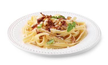 Pastırmalı ve fesleğenli makarna.