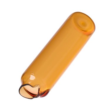 Beyazda izole edilmiş boş cam ampulü aç