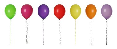 Beyaz üzerine izole edilmiş farklı renkte balonlar, koleksiyon