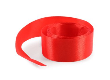 Güzel bir kırmızı kurdele beyaz üzerine izole edilmiş.
