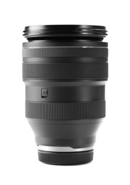 Kamera merceği beyaza izole edildi. Fotoğraf ekipmanı.