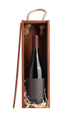 Tahta hediye kutusu ve beyaz şarap.