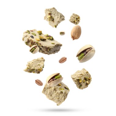 Fıstıklı helva ve fındıklı beyaz arka plan