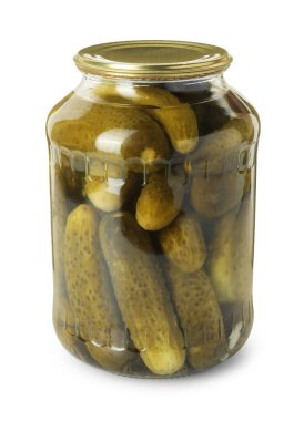 kavanozun üzerine beyaz izole salatalık turşusu