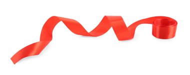 Güzel bir kırmızı kurdele beyaz üzerine izole edilmiş.