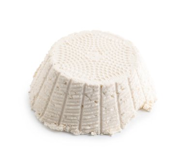 Lezzetli ricotta (krem peynir) beyaz üzerine izole