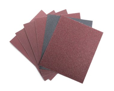 Zımpara kağıdı sayfaları beyaz, üst görünümde izole