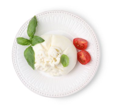 Lezzetli burrata peyniri, domates ve fesleğen beyaza izole edilmiş.