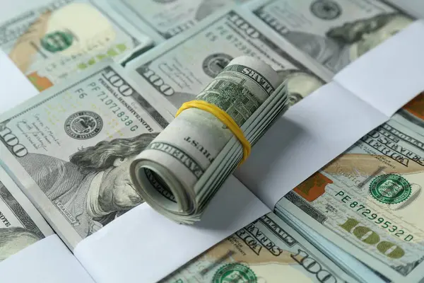 Arkaplan olarak birçok dolar banknot, yakın görünüm