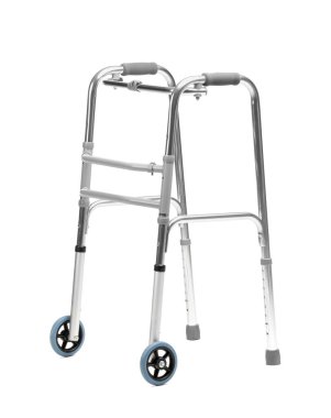 Bir metal yürüyen çerçeve beyaz üzerinde izole