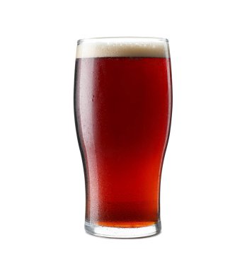 bardak koyu bira üzerine beyaz izole