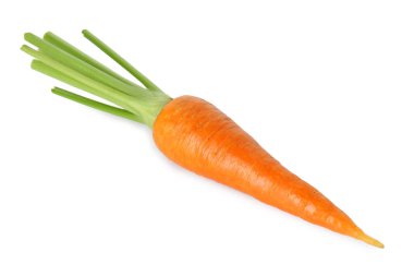 Taze olgun bir havuç beyazda izole edilmiş.