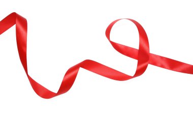 Bir kırmızı ipek kurdele beyaz üzerine izole edilmiş.