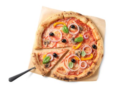 Lezzetli vejetaryen pizzayı kes.