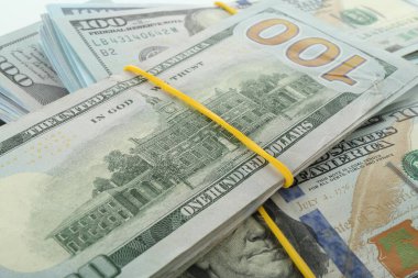 Arkaplan olarak birçok dolar banknot, yakın görünüm