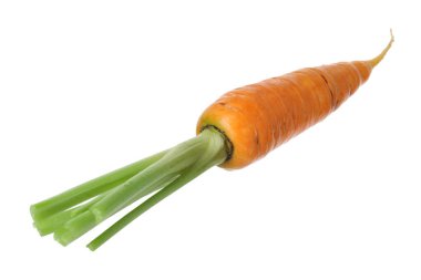 Taze olgun bir havuç beyazda izole edilmiş.