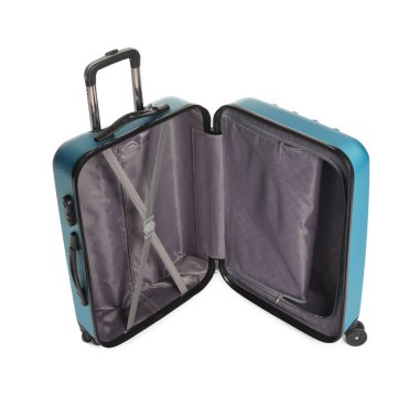 Boş bavulu beyazlar içinde seyahat etmek için aç