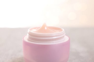 Aydınlık arkaplan, yakın plan, metin için boşluk