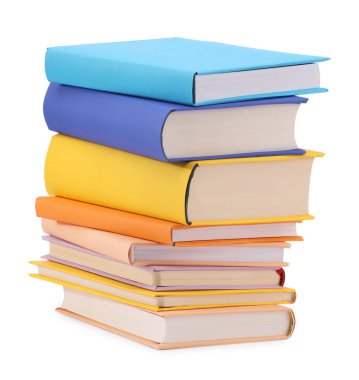 Beyaza izole edilmiş renkli kitap yığını