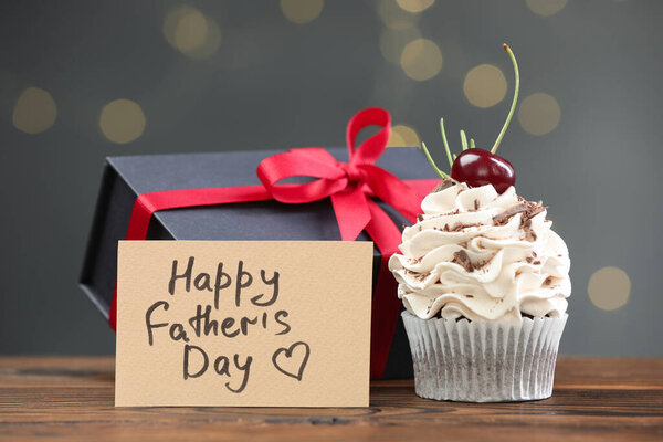 Tarjeta Felicitación Con Frase Feliz Día Del Padre Cupcake Caja — Foto de Stock