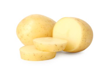 Taze taze ve beyaz üzerine izole edilmiş patatesler.