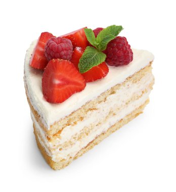 Taze böğürtlenli ve beyaz üzerine izole edilmiş nane şekerli lezzetli bir sünger kek.