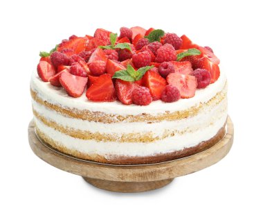 Taze böğürtlenli lezzetli sünger kek ve beyaz üzerine izole edilmiş nane şekeri.