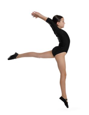 Beyaz arka planda dans eden sevimli küçük balerin.