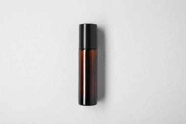 Temel yağlar hafif arka planda, üst görünümde.