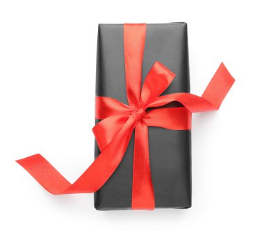 Kırmızı saten yay ile hediye kutusu beyaz, üst görünüm izole