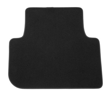 Bir siyah araba paspası beyaz manzarada izole edilmiş.