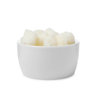 Shea yağı üzerinde beyaz izole kase