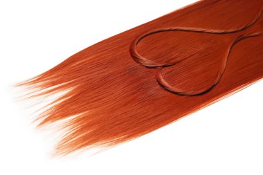 Güzel kızıl saçlı, kalp şeklinde, beyaz tenli.