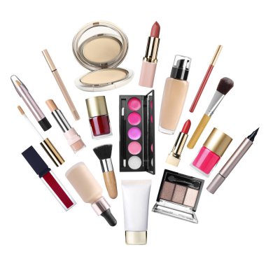Beyaz arka planda havada farklı makyaj ürünleri